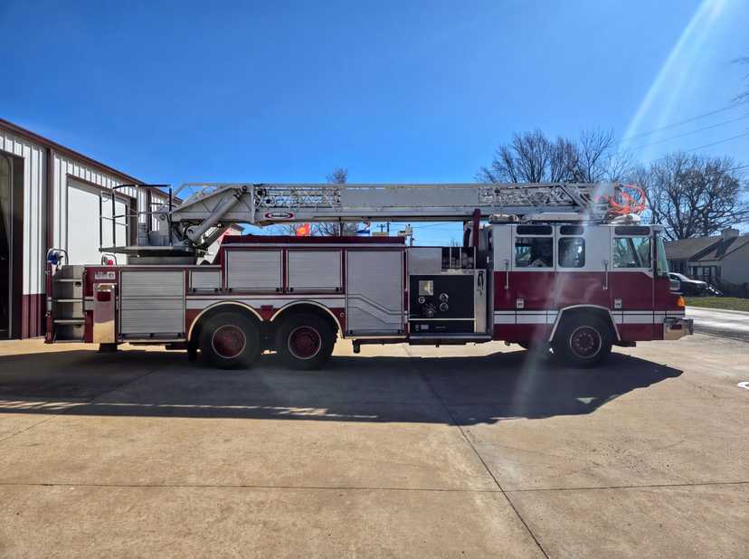 1995 Pierce Quantum 75' Quint — photo 4