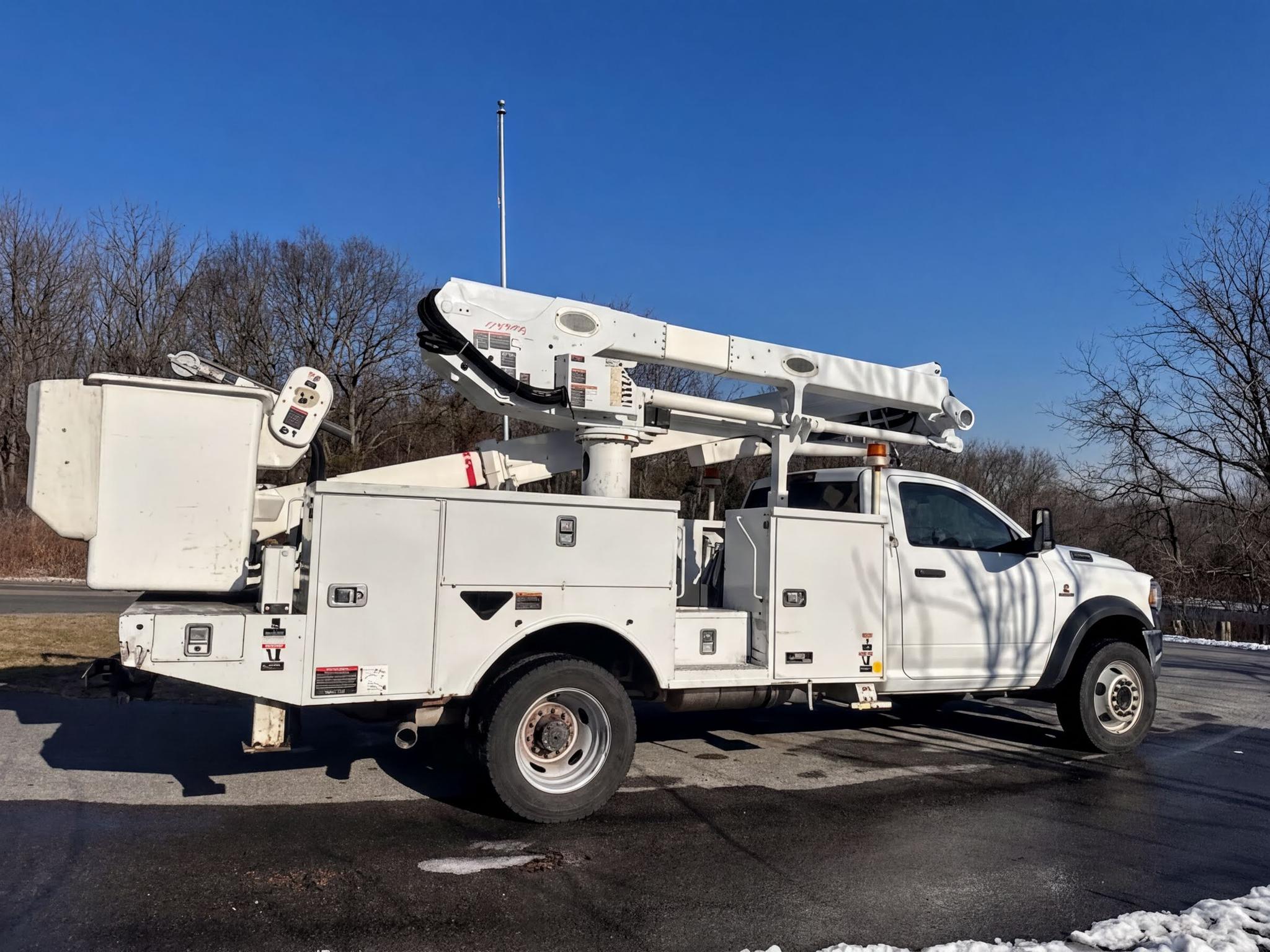 2019 Ram 5500 4x4 Bucket Truck w/ Altec AT48M Boom (53 ft) - image 4