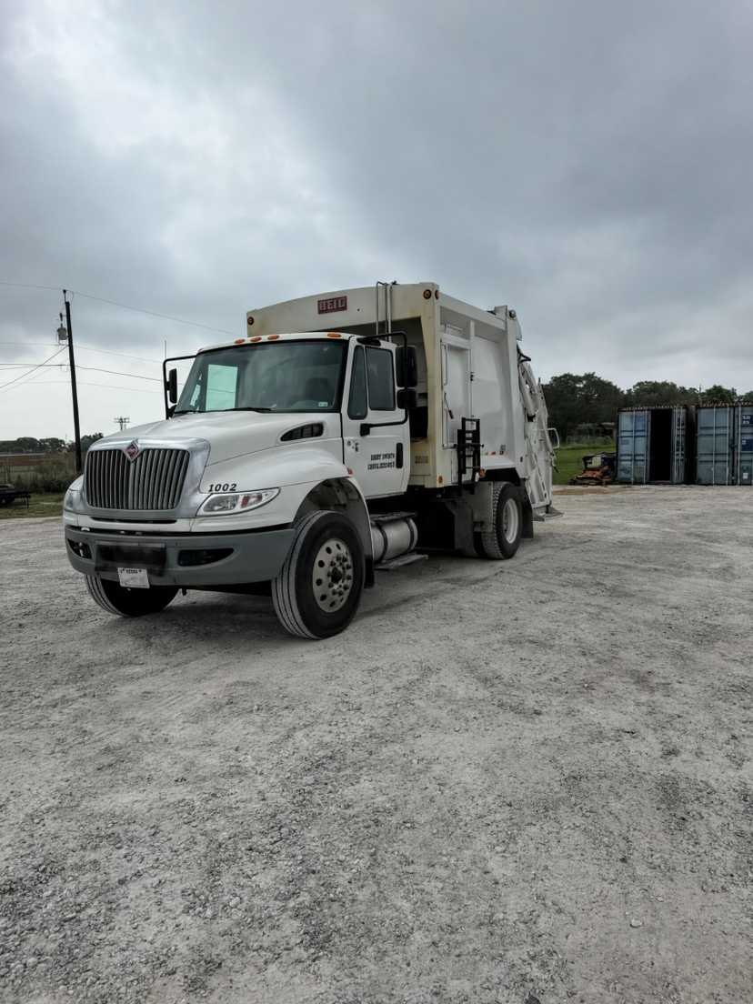 2016 International Heil Rear Loader