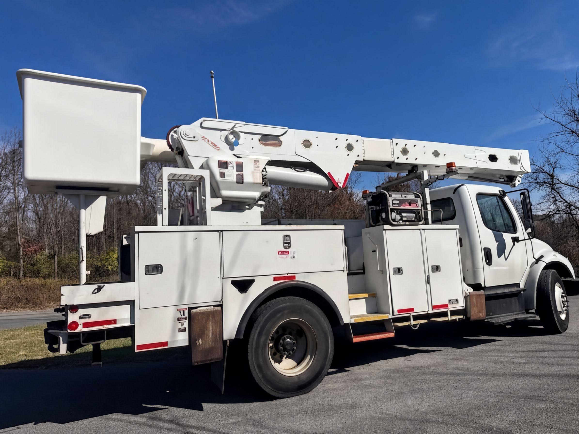 2014 Freightliner M2 Bucket Truck w/ Altec AM55E Boom (60 ft) - image 4
