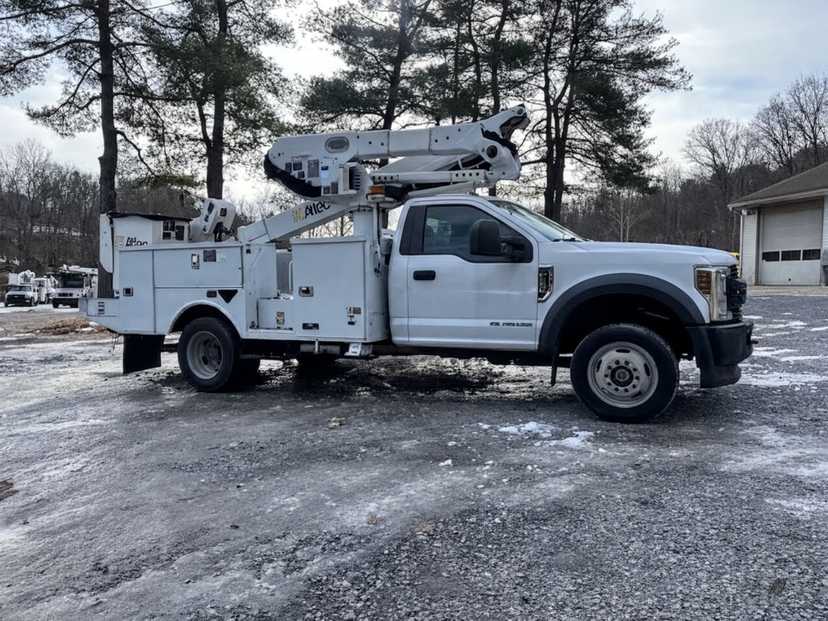 2019 Ford F550 4×4 Bucket Truck w/ Altec AT41M Boom (46 ft)