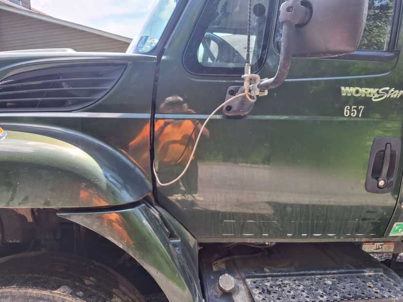 2009 International Heil Rear Loader — photo 2
