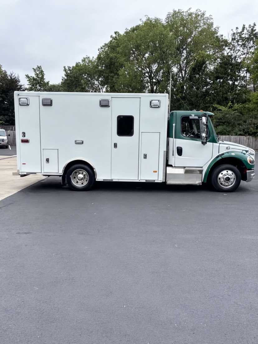 2019 PL-Custom Freightliner Type I Ambulance — photo 5