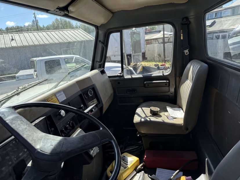 1995 International 400 FL80 Sewer Jet Truck — photo 5