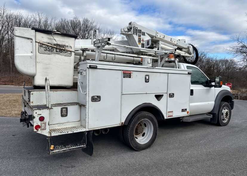 2015 Ford F550 Bucket Truck w/ Altec AT37G (42 ft) — photo 4