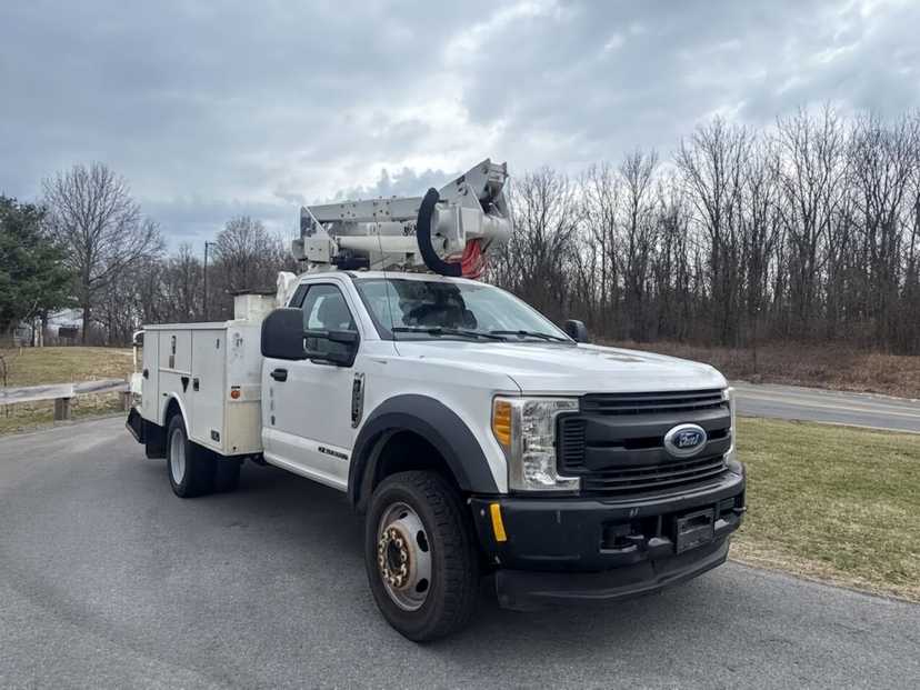 2017 Ford F550 Bucket Truck w/ Altec AT37G Boom (42 ft)