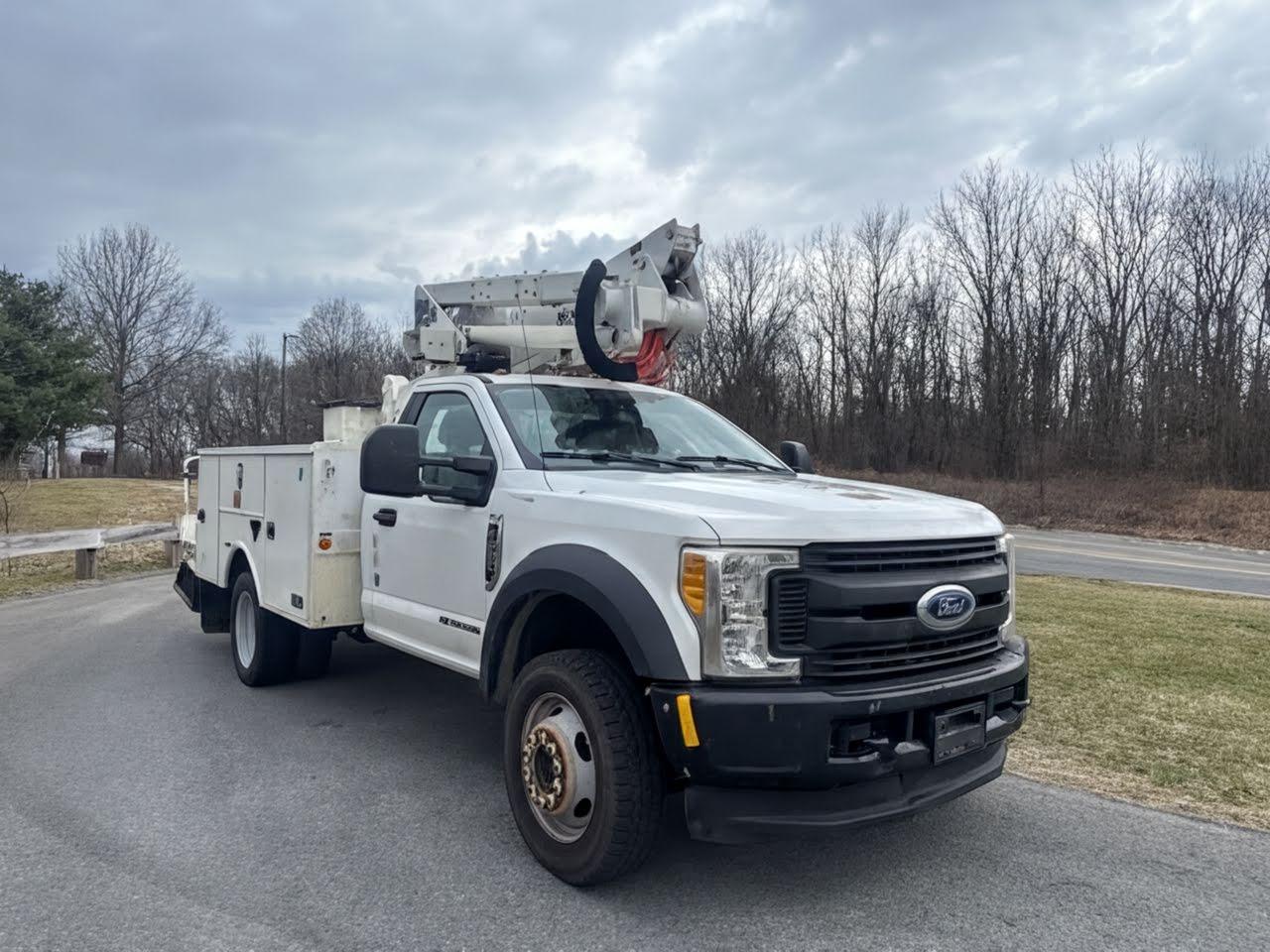 2017 Ford F550 Bucket Truck w/ Altec AT37G Boom (42 ft) - image 1