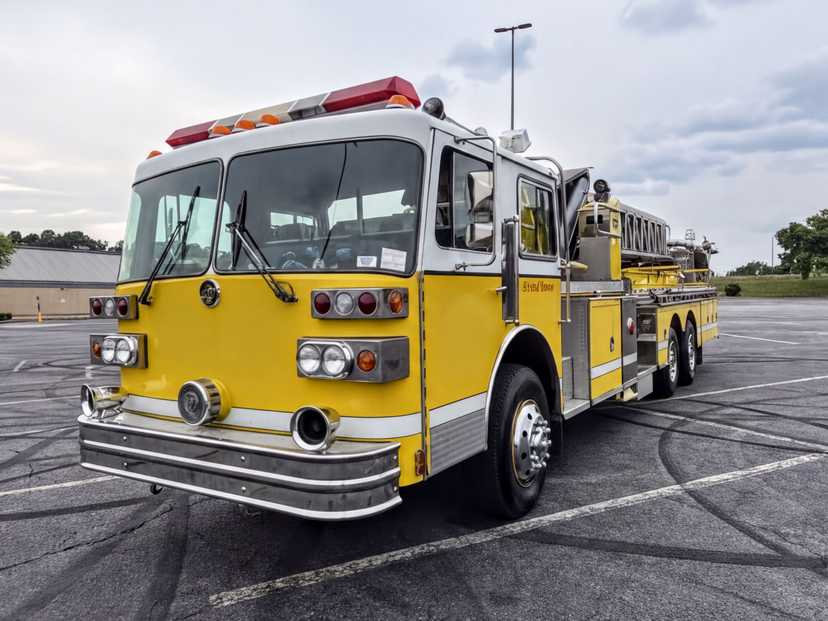1988 Sutphen 93' Aerial
