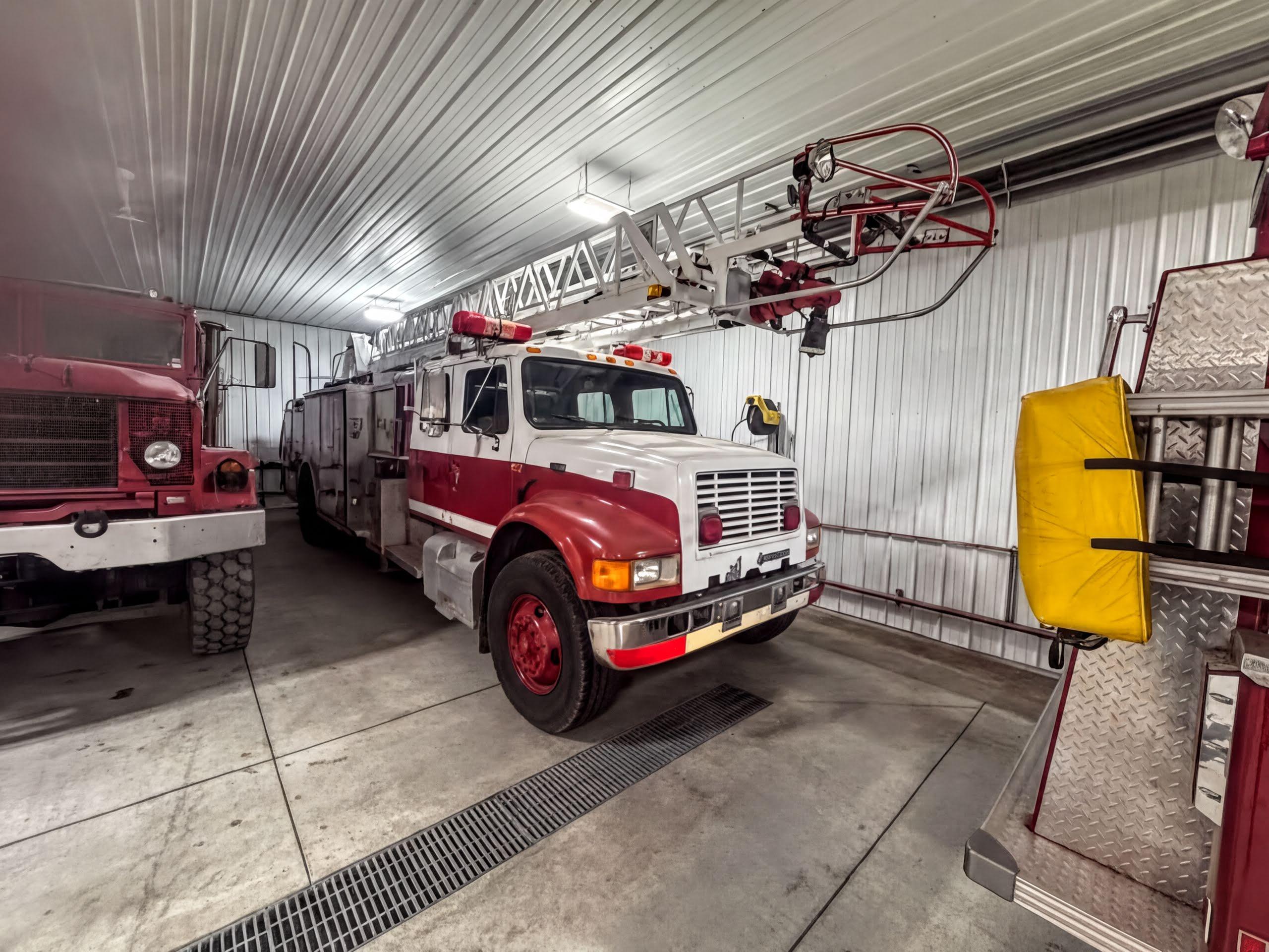 1994 International 4900 75' Smeal - image 1