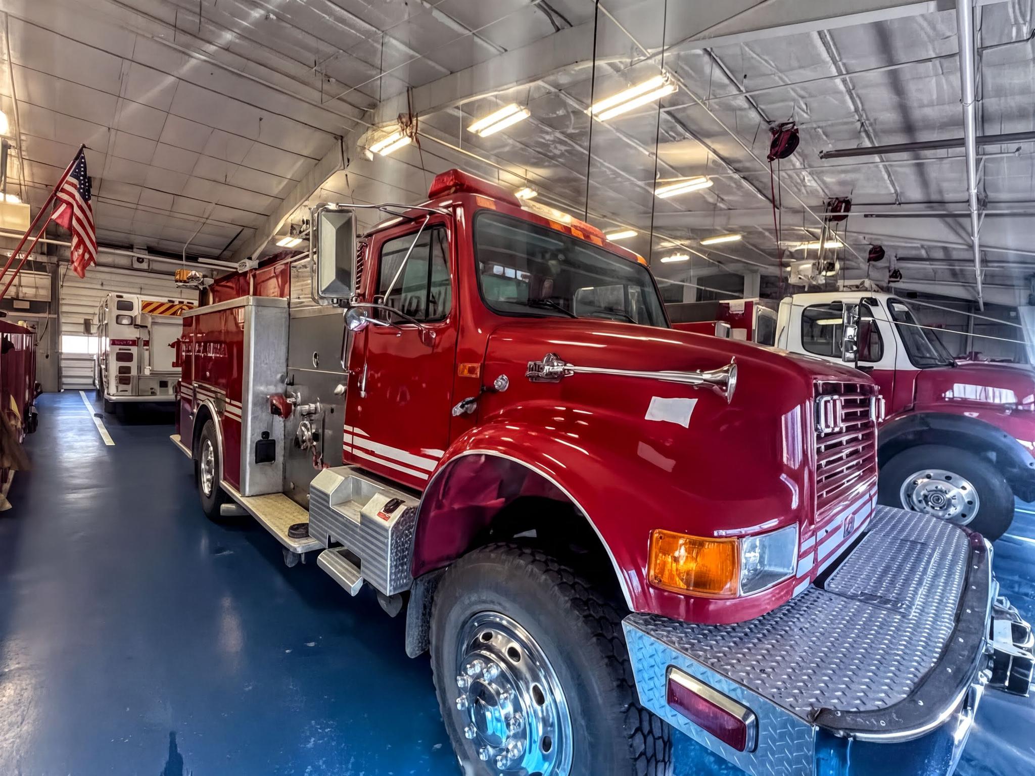 1999 KME International 4x4 Pumper - image 1