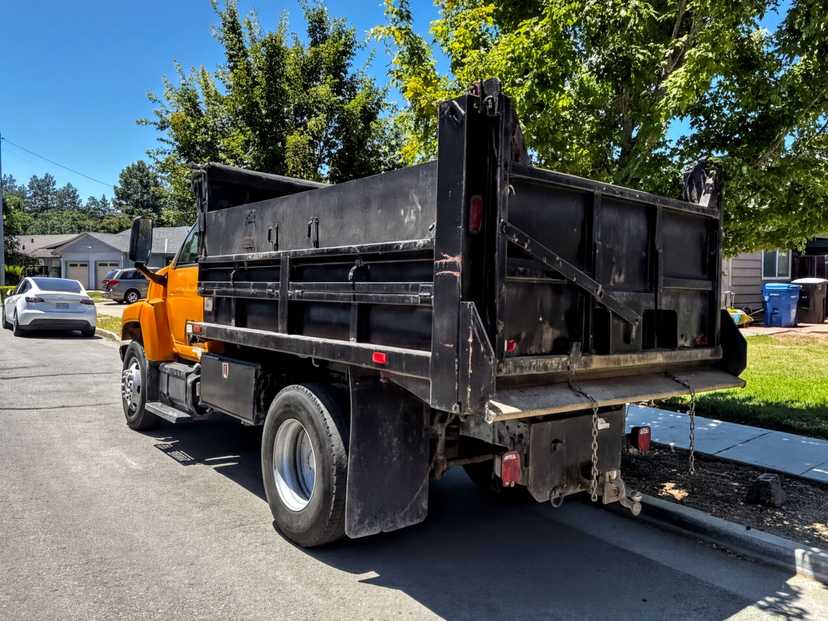 2005 GMC Dump truck — photo 4