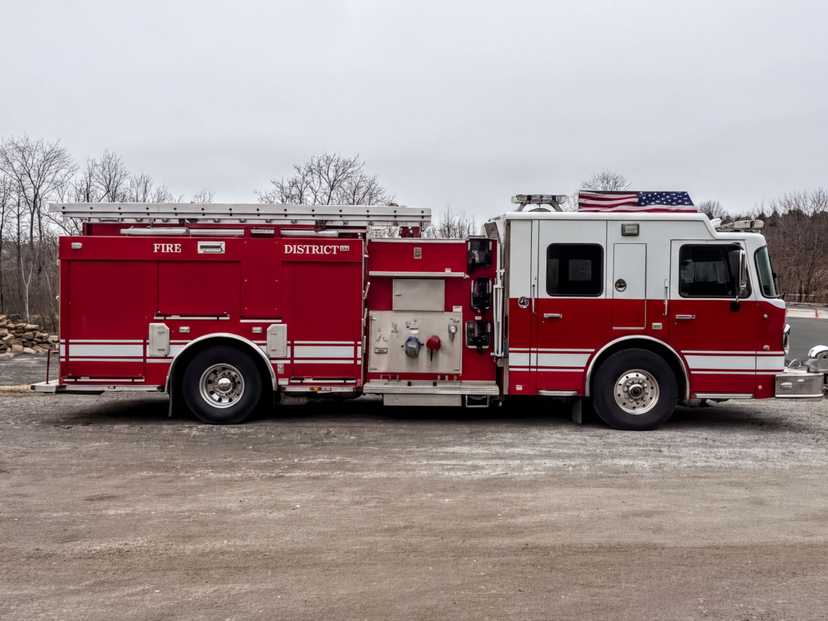 2013 Smeal Spartan Pumper — photo 2