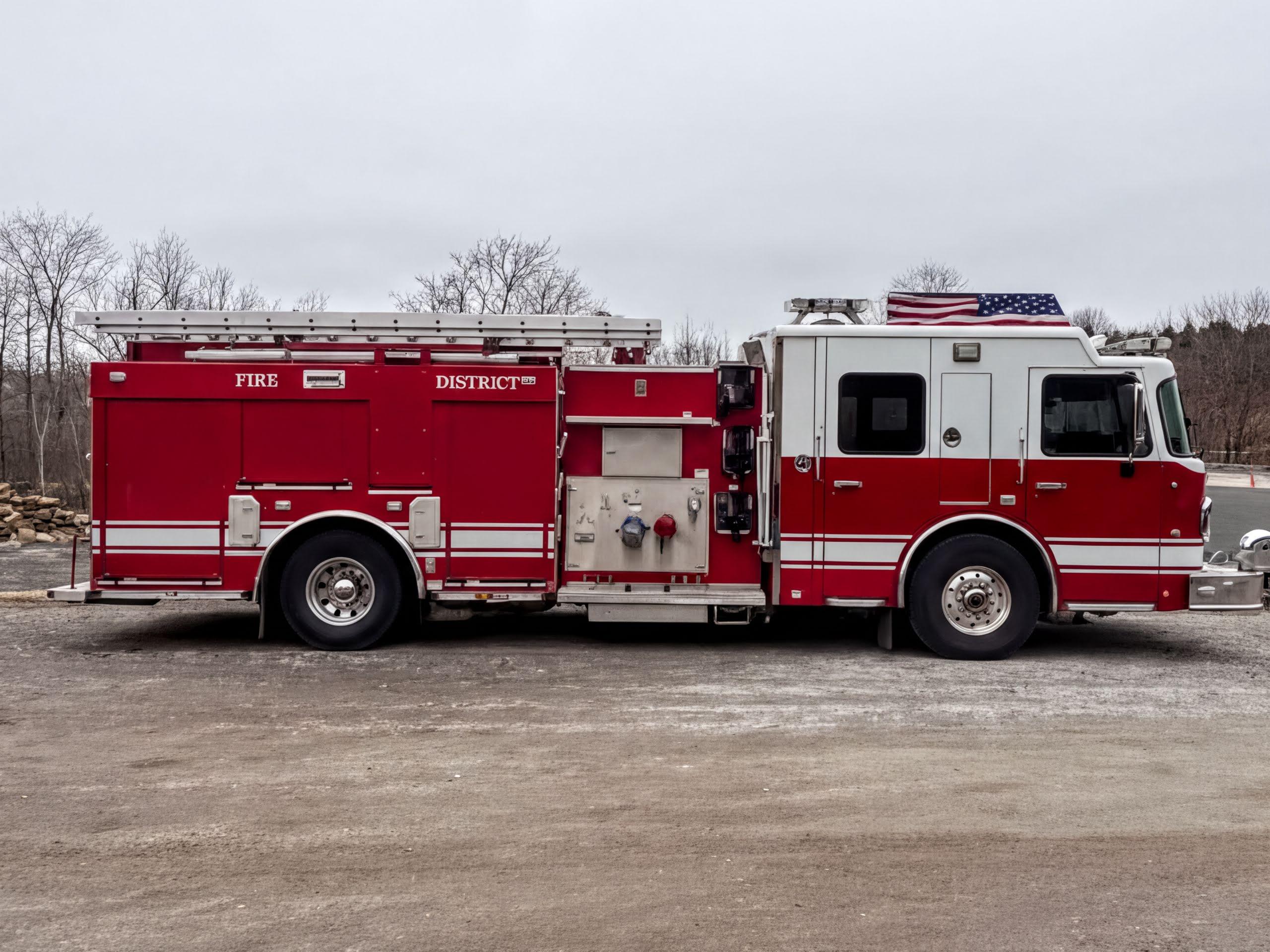 2013 Smeal Spartan Pumper - image 2