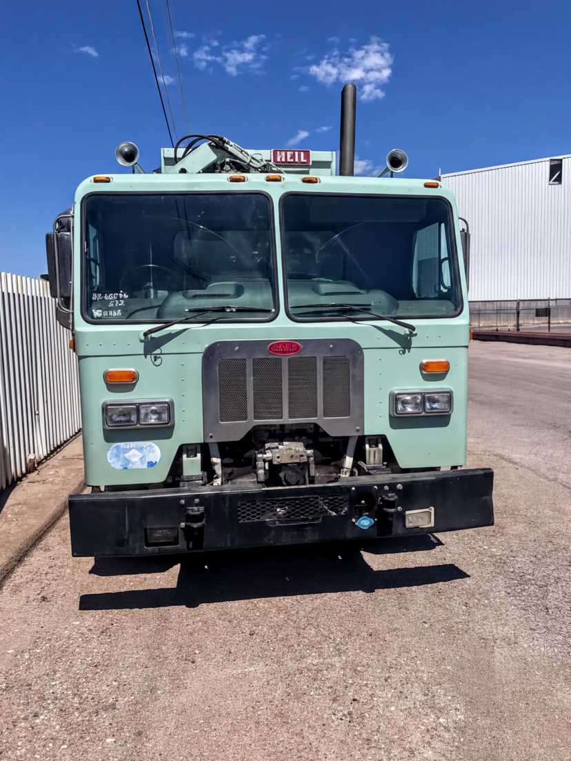 2011 Peterbilt Heil Automated Side Loader