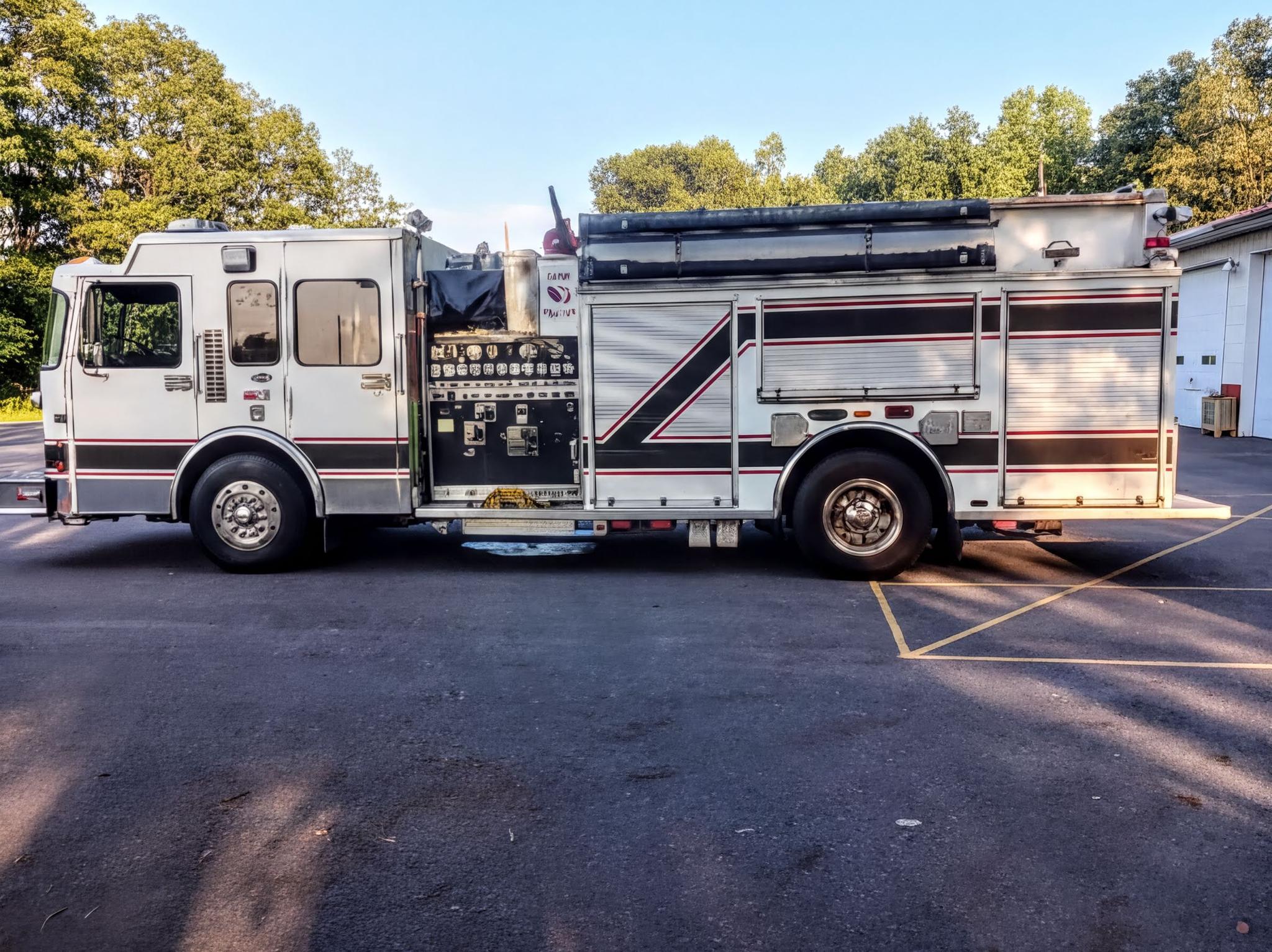 1997 Spartan Luverne Pumper - image 2