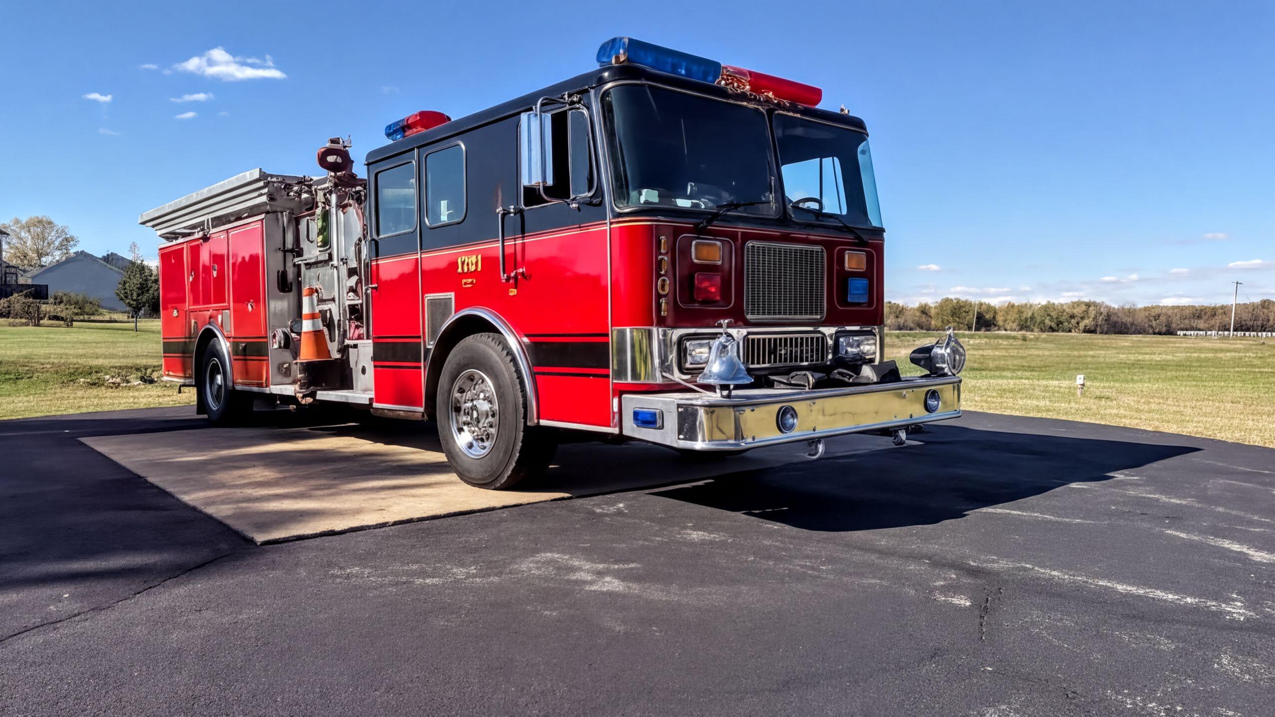 1997 Seagrave Maurauder Pumper - image 2