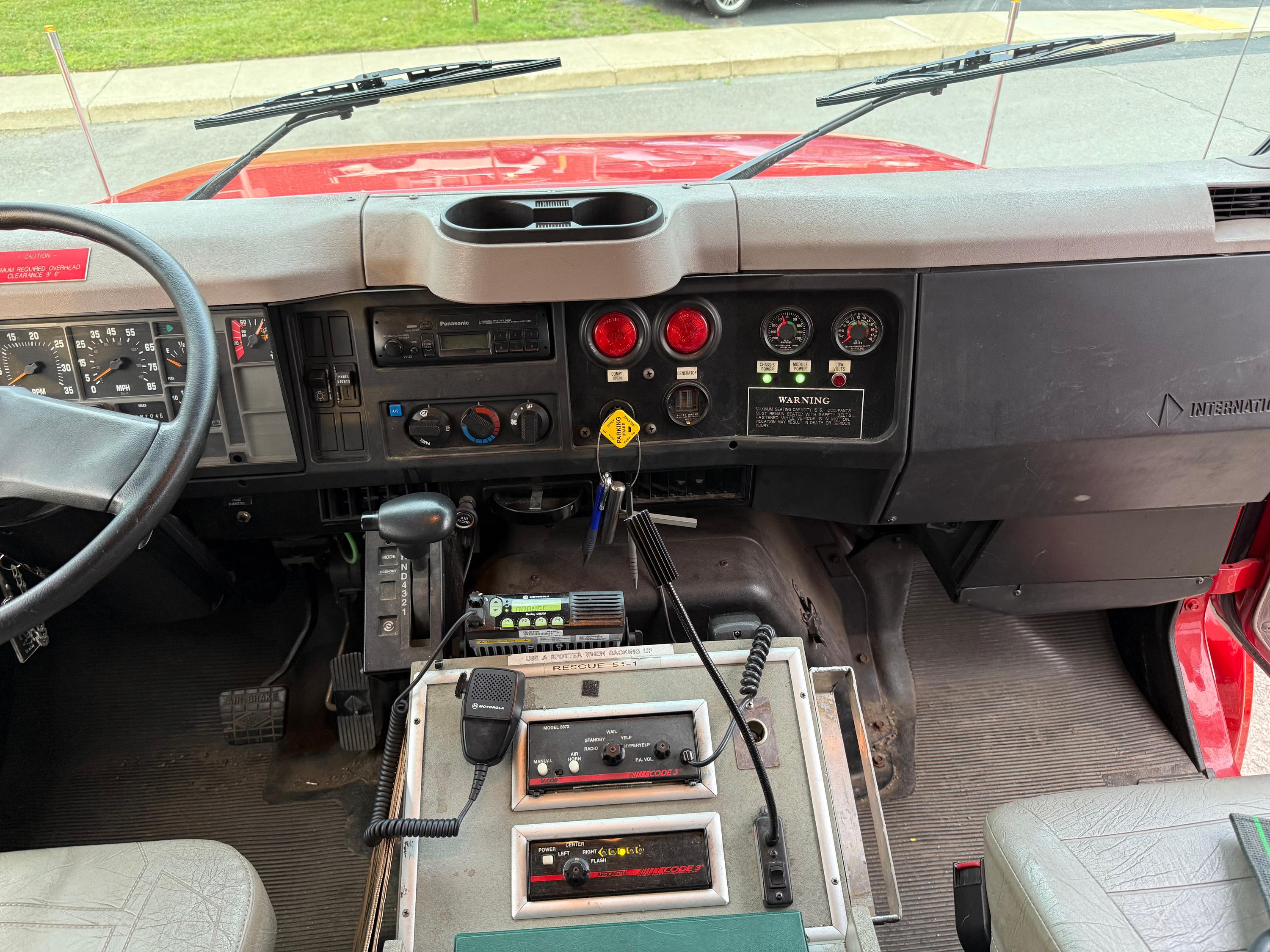 1999 International 4400 Heavy Rescue - image 26