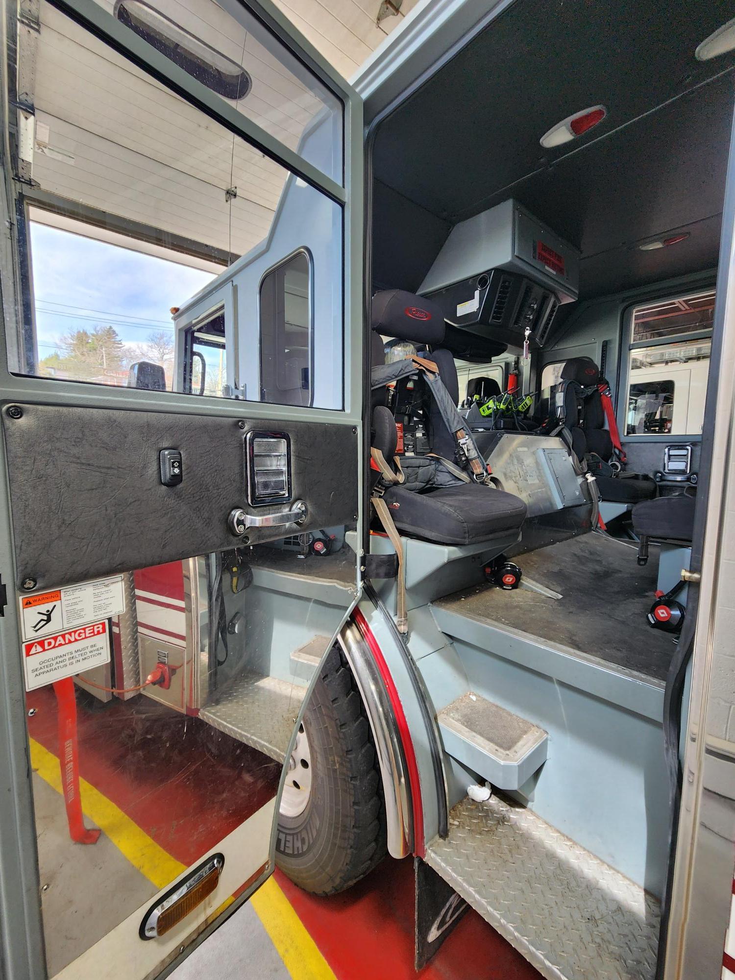 2004 95' Pierce Mid-Mount Tower - image 23