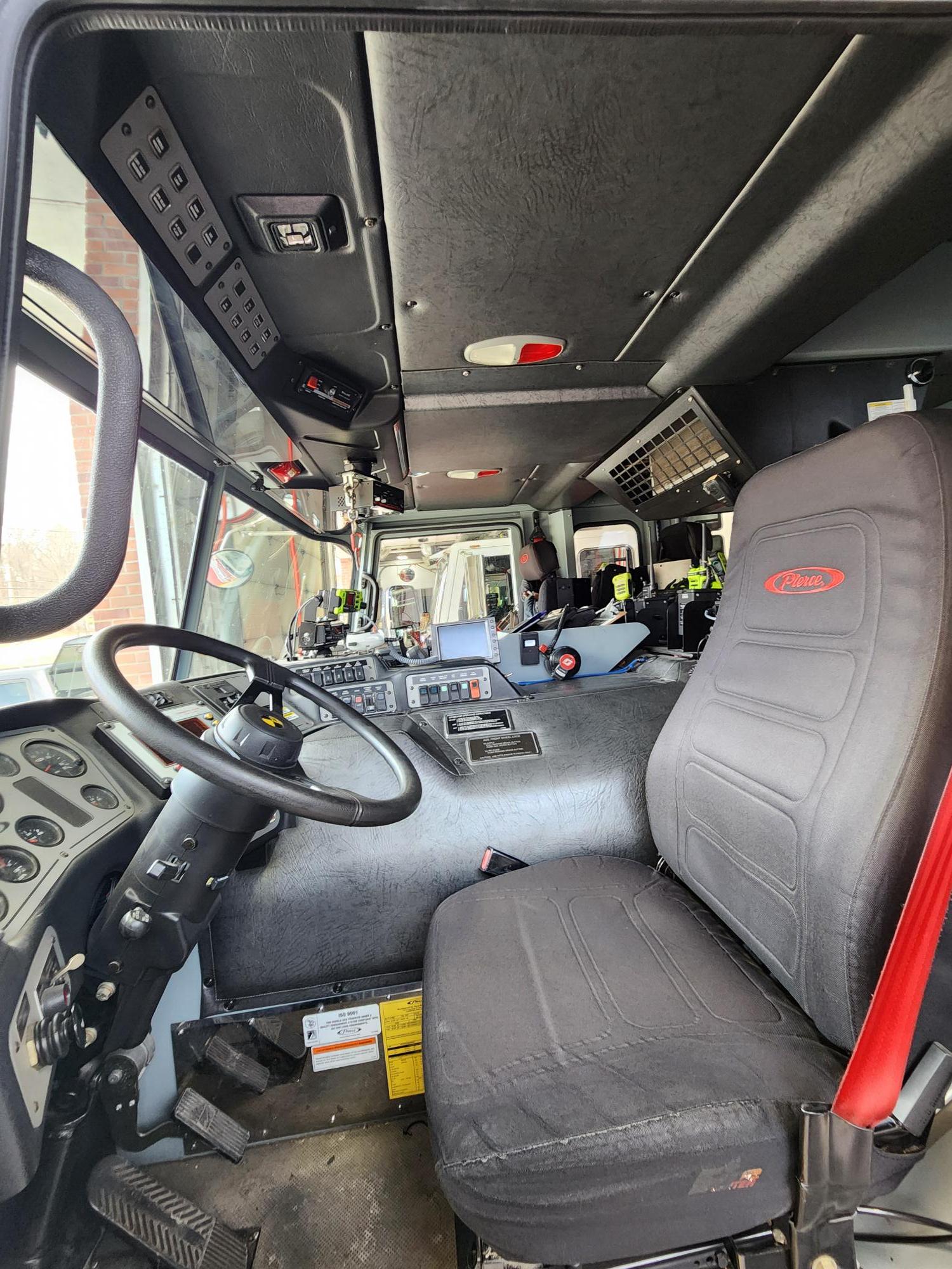 2004 95' Pierce Mid-Mount Tower - image 24
