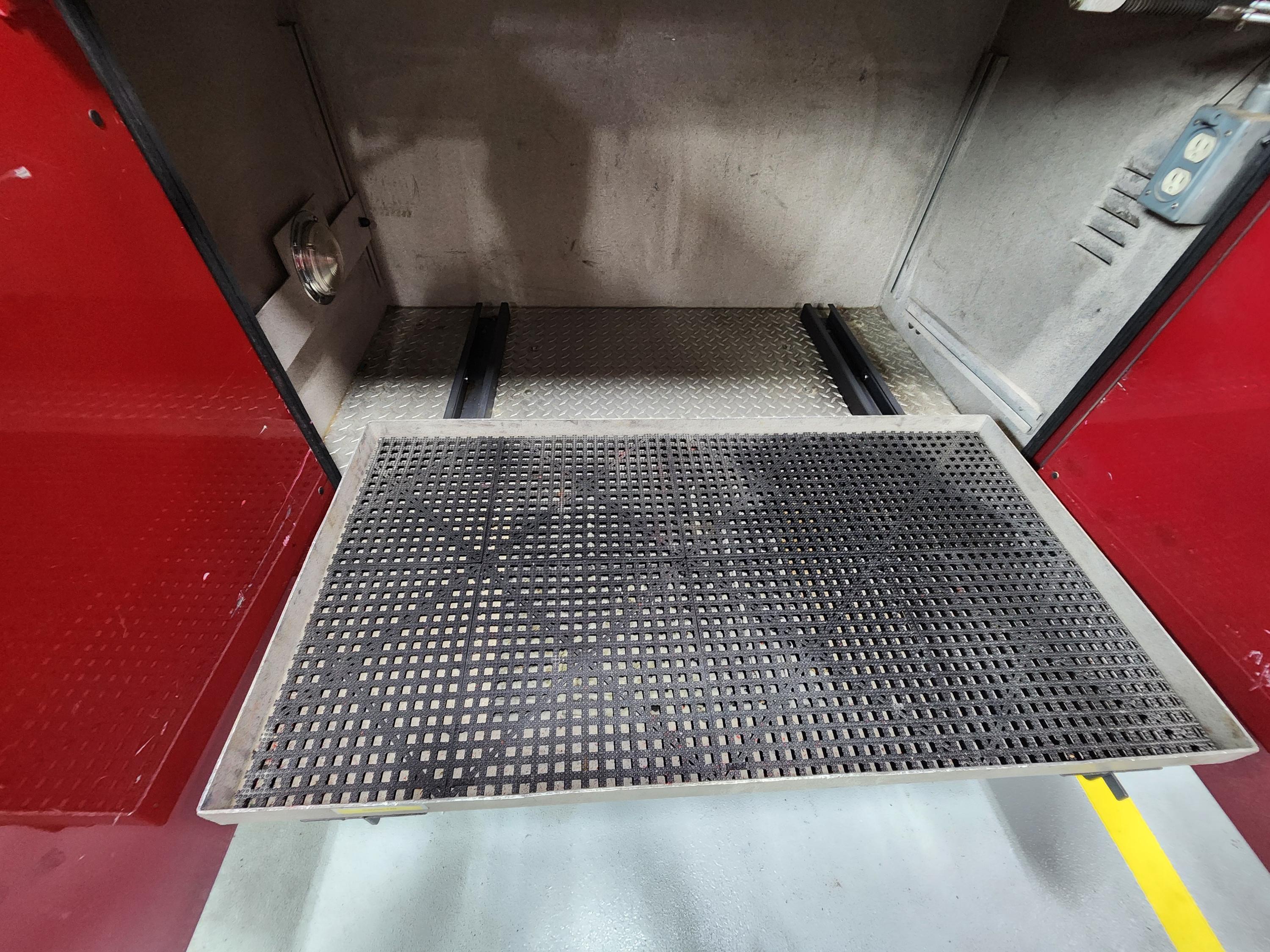 2004 95' Pierce Mid-Mount Tower - image 37
