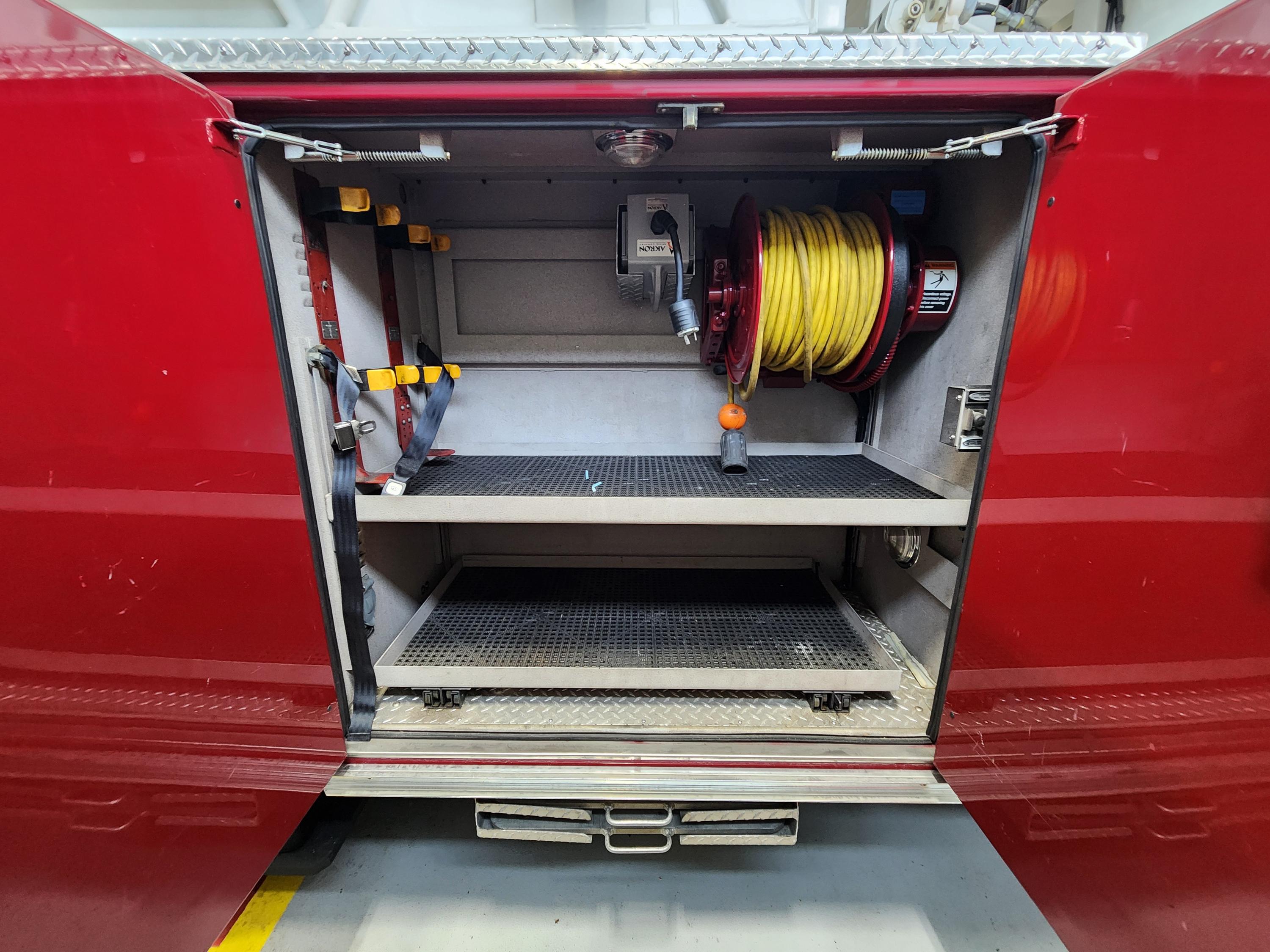 2004 95' Pierce Mid-Mount Tower - image 30