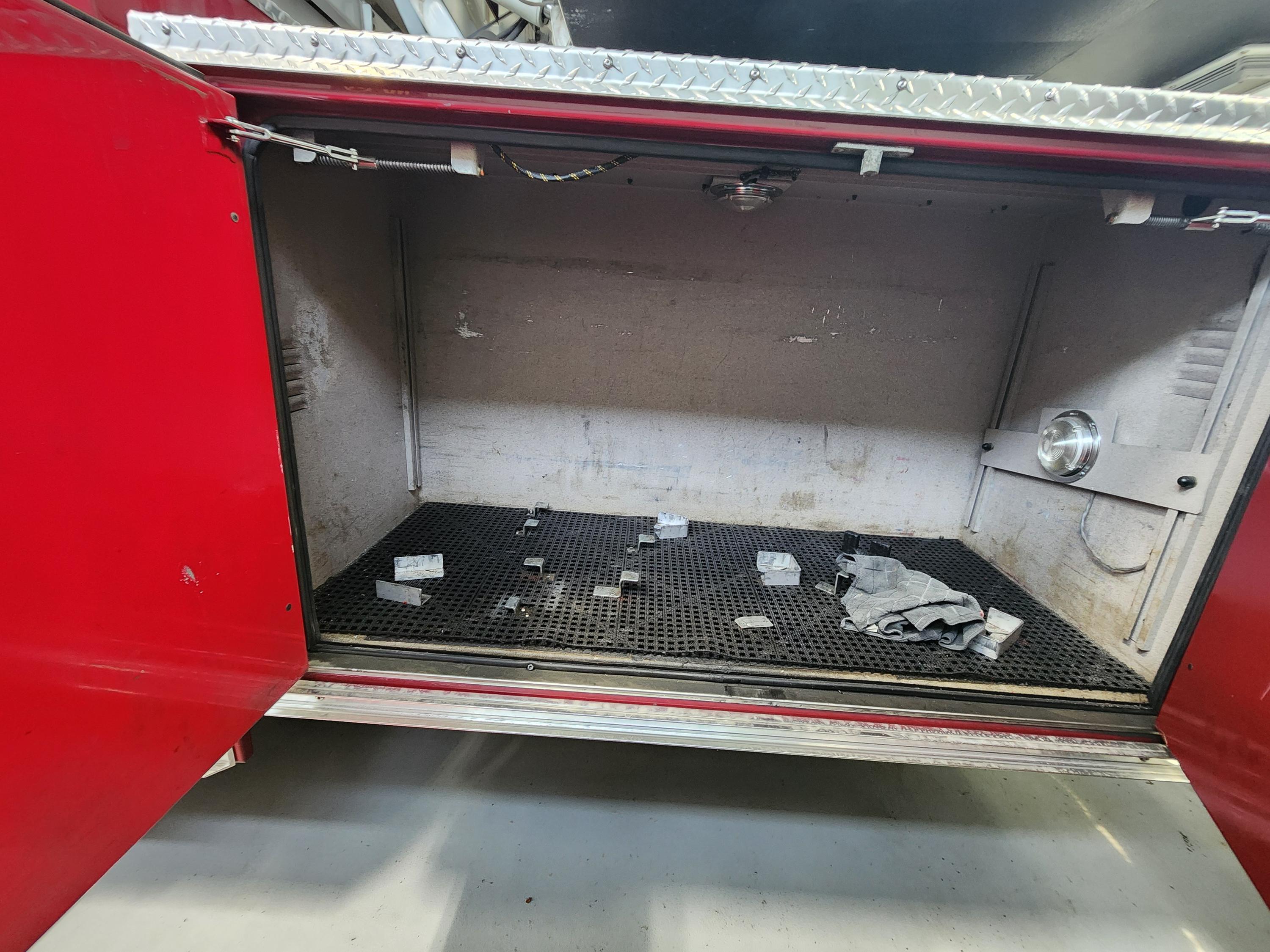 2004 95' Pierce Mid-Mount Tower - image 36