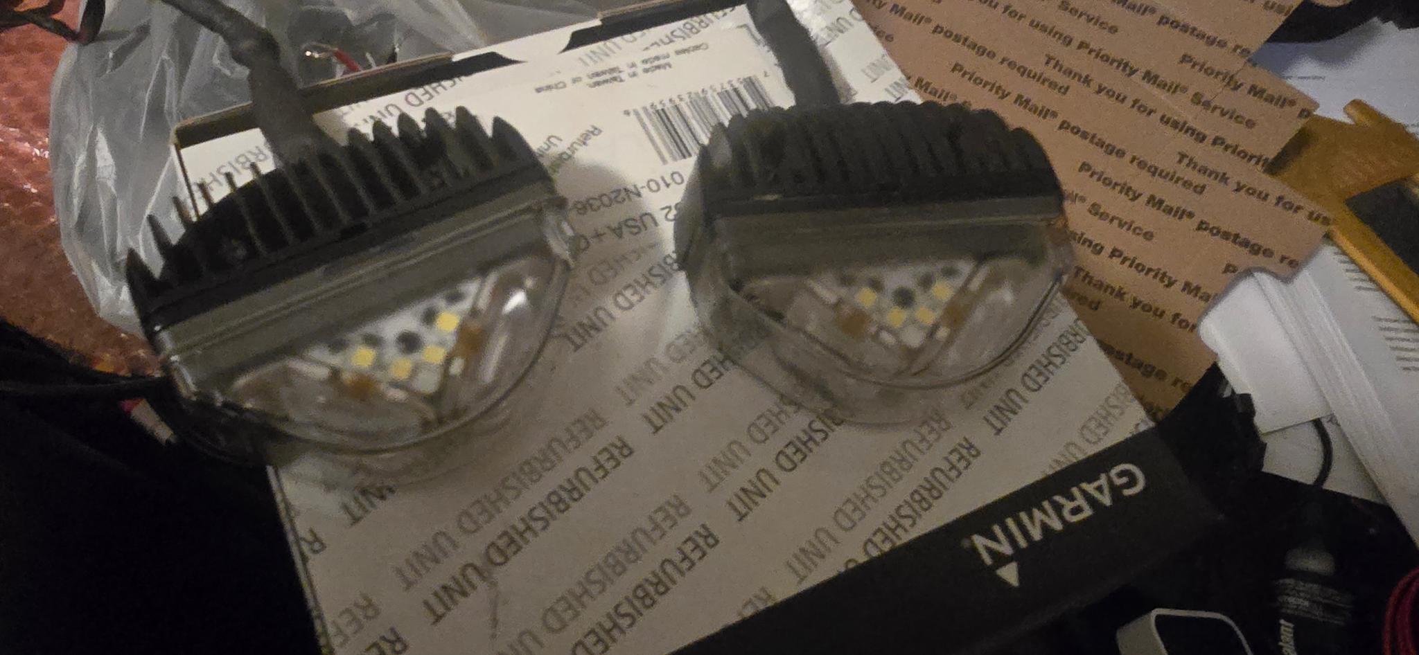 whelen lens v mirror lights pair red with white puddle light - image 3