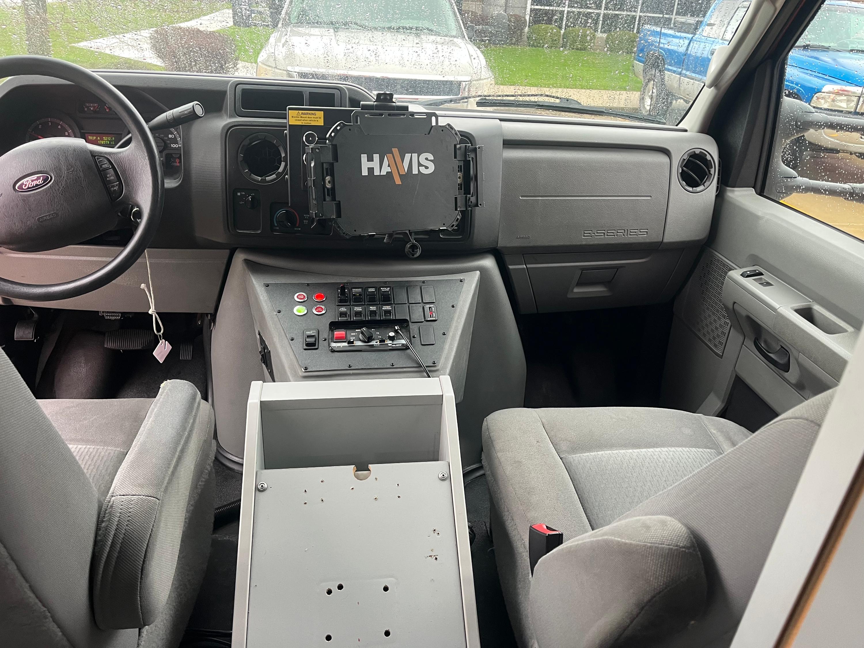 2019 Ford E-450 Wheeled Coach Type III - image 17
