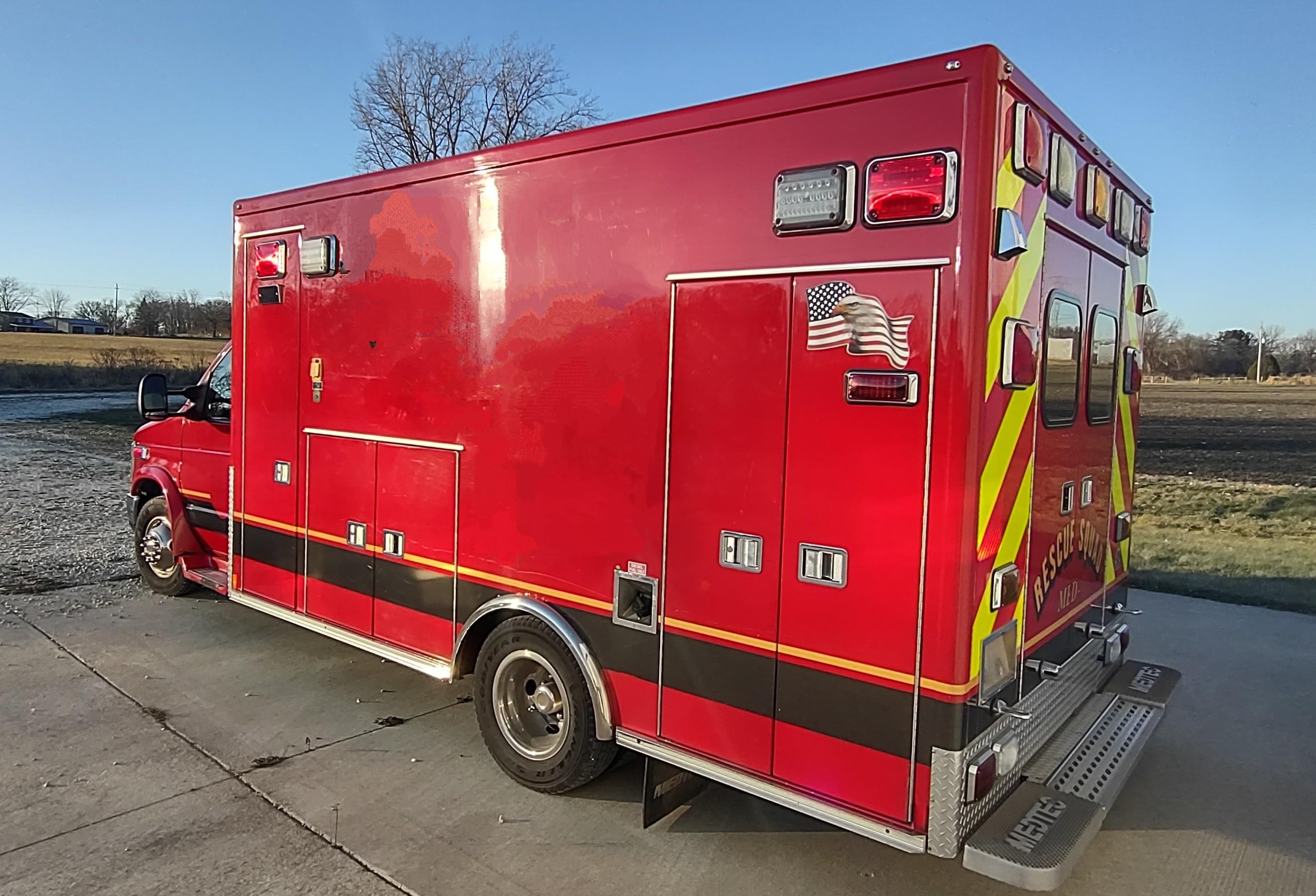 2010 MedTec Ford Type III Ambulance - image 10